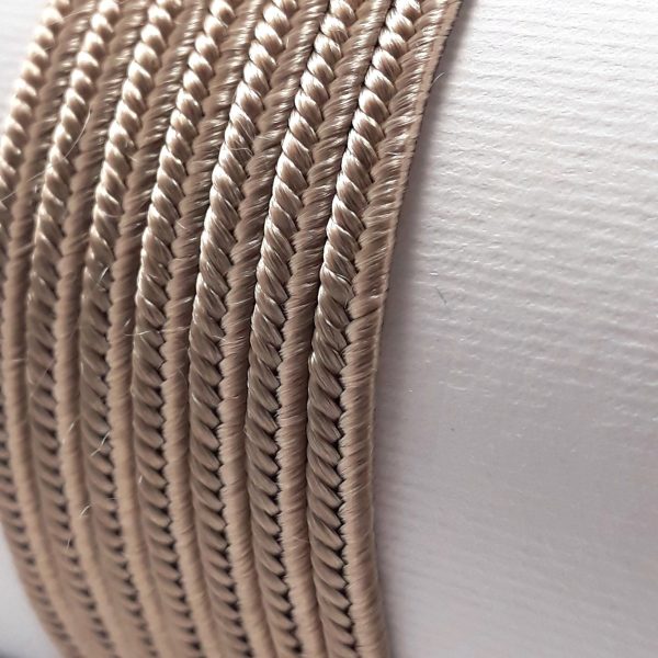 Piattine soutache beige.